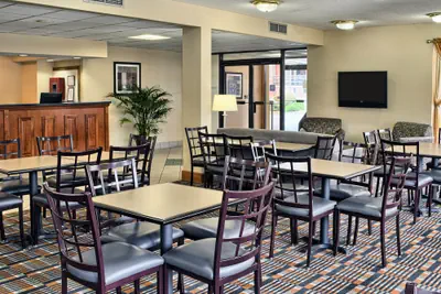 Photo 4 - Quality Inn Fredericksburg, Central Park Area