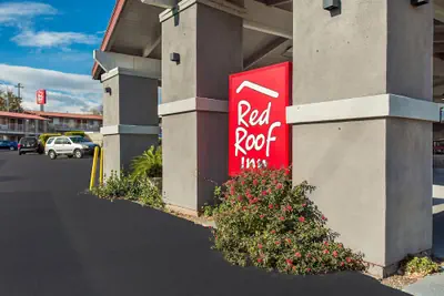 Photo 2 - Red Roof Inn Redding