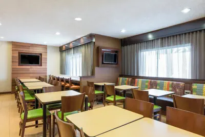 Photo 4 - Fairfield Inn & Suites by Marriott San Antonio Market Square