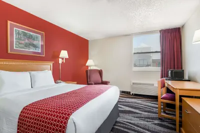 Photo 5 - Days Inn by Wyndham Gillette