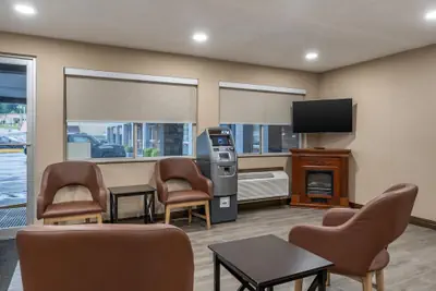 Photo 4 - SureStay Hotel by Best Western Summersville