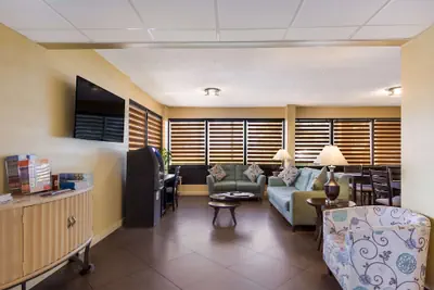 Photo 4 - SureStay Hotel by Best Western St. Pete Clearwater Airport