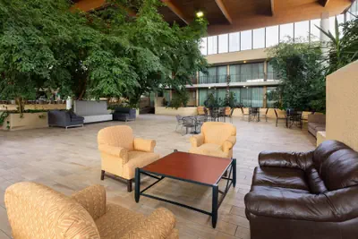 Photo 4 - Wyndham Garden Romulus Detroit Metro Airport