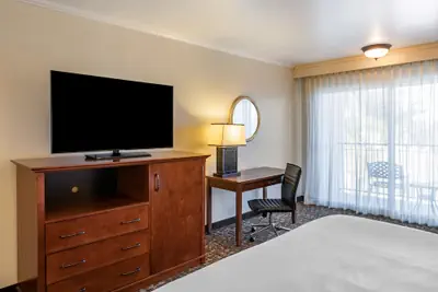 Photo 5 - Best Western Plus Royal Oak Hotel