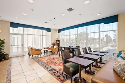 Photo 3 - Best Western Plus Royal Oak Hotel
