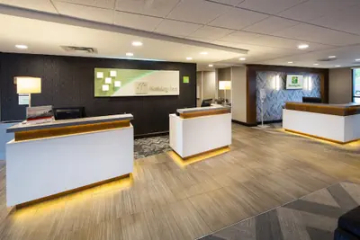 Photo 3 - Holiday Inn Milwaukee Riverfront by IHG