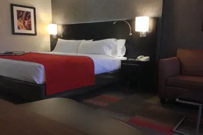 Photo 4 - Holiday Inn Milwaukee Riverfront by IHG