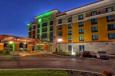 Photo 2 - Holiday Inn Hotel & Suites Tupelo North by IHG