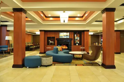 Photo 4 - Fairfield Inn & Suites Hartford Airport
