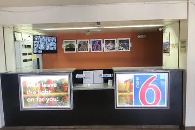 Photo 4 - Motel 6 Raleigh, NC - North