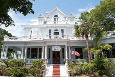 Photo 2 - Amsterdam's Curry Mansion Inn