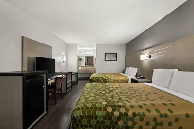 Photo 5 - Econo Lodge