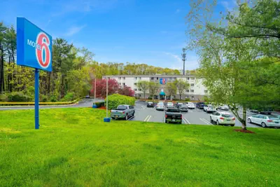 Photo 2 - Motel 6 Milford, CT