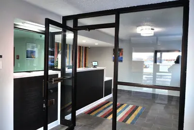 Photo 4 - Motel 6 Burnsville, MN