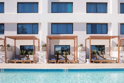 Photo 2 - Hilton Santa Monica Hotel & Suites