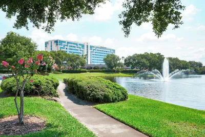Photo 2 - Renaissance Orlando Airport Hotel by Marriott