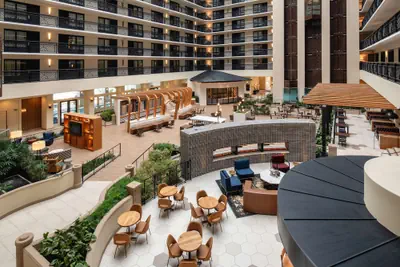 Photo 2 - Embassy Suites by Hilton San Francisco Airport Oyster Point