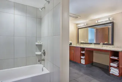 Photo 5 - Holiday Inn University Plaza-Bowling Green by IHG