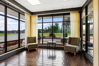 Photo 4 - Days Inn by Wyndham Petersburg/South Fort Lee