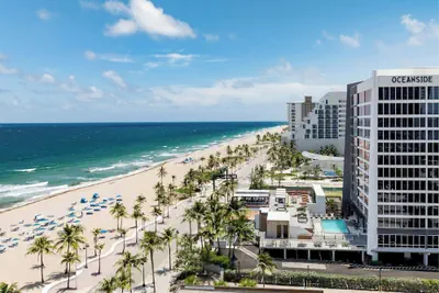 Photo 2 - Courtyard by Marriott Oceanside Fort Lauderdale Beach