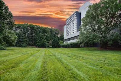 Photo 2 - Sonesta Charlotte Lower South End