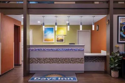 Photo 3 - Days Inn by Wyndham Klamath Falls
