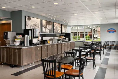 Photo 2 - Baymont by Wyndham Jefferson City