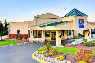 Photo 2 - Comfort Inn Conference Center Pittsburgh Penn Hills