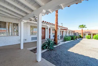Photo 3 - Historic Coronado Motor Hotel by OYO
