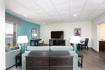 Photo 5 - Holiday Inn Charleston Riverview by IHG