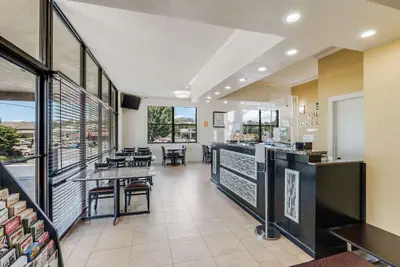 Photo 3 - Quality Inn & Suites Hot Springs-Lake Hamilton