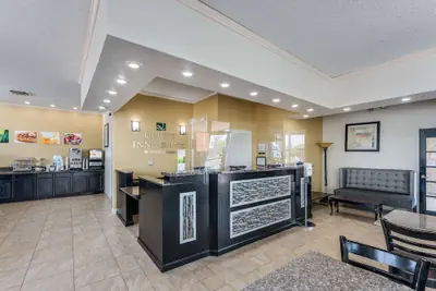 Photo 4 - Quality Inn & Suites Hot Springs-Lake Hamilton