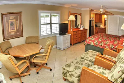 Photo 3 - Gulfcoast Inn Naples