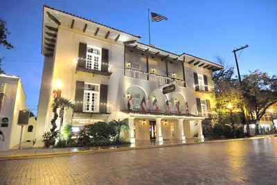 Photo 2 - La Posada Hotel