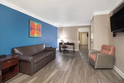 Photo 4 - Budget Inn & Suite Atlanta Marietta Stadium