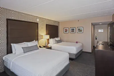 Photo 3 - Crowne Plaza Suites MSP Airport - Mall of America by IHG