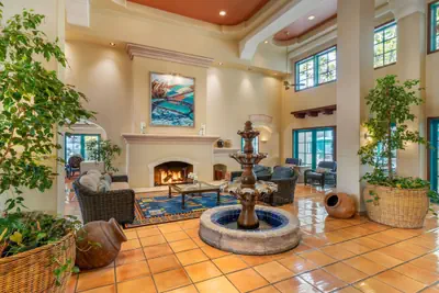 Photo 3 - Quality Suites Downtown San Luis Obispo