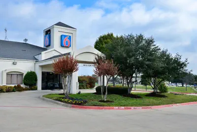 Photo 2 - Motel 6 Plano, TX - West - Frisco