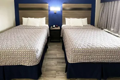 Photo 4 - Blue Wave Inn