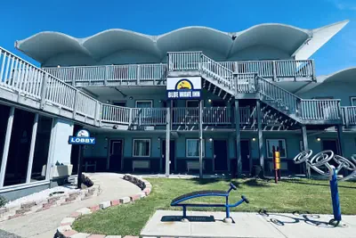 Photo 2 - Blue Wave Inn