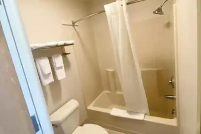 Photo 4 - Hibiscus Inn & Suites
