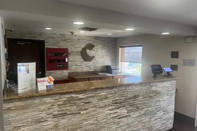 Photo 4 - Comfort Inn & Suites Phoenix North / Deer Valley