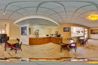 Photo 4 - AC Lodge by Beach and Boardwalk
