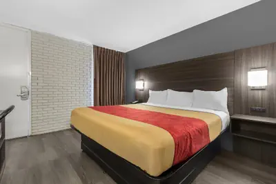 Photo 5 - Econo Lodge Creedmoor - Butner