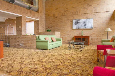 Photo 4 - Tulsa Square Hotel Central, I-44 By OYO