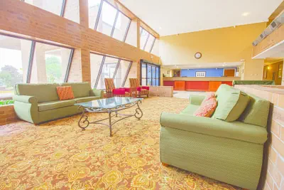 Photo 3 - Tulsa Square Hotel Central, I-44 By OYO