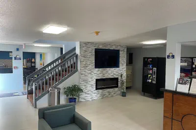 Photo 4 - Days Inn by Wyndham Muncie -Ball State University
