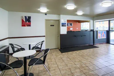 Photo 4 - Motel 6 Saraland, AL