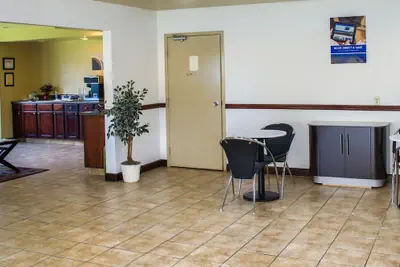 Photo 3 - Motel 6 Saraland, AL