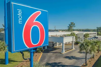 Photo 2 - Motel 6 Saraland, AL